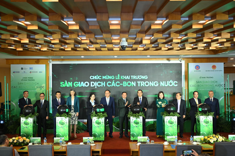 Việt Nam khai trương Sàn giao dịch carbon trong nước