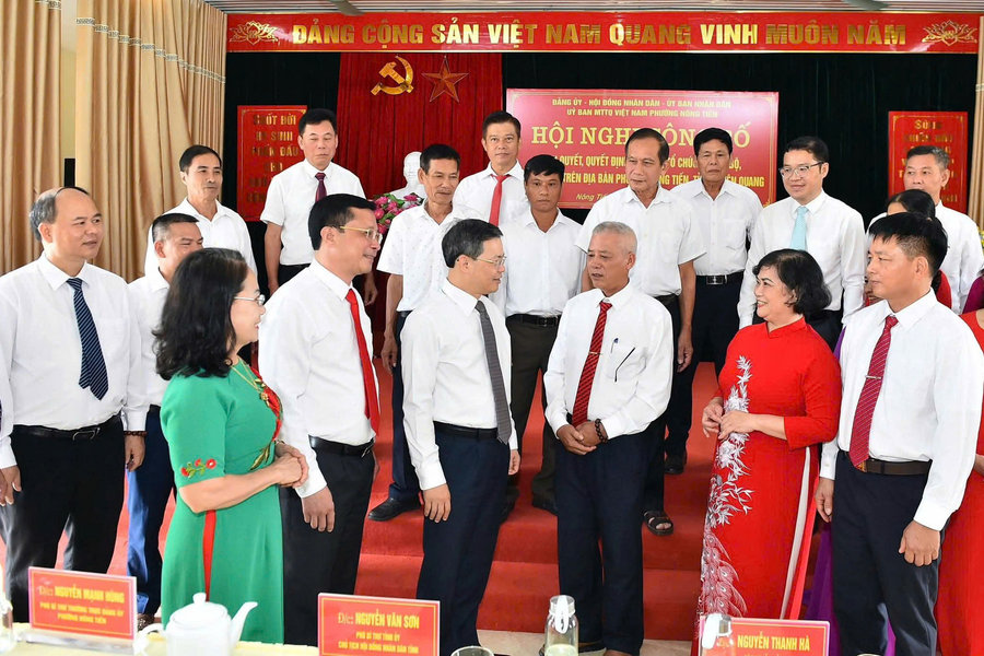 Link QQ88c HĐND tỉnh Tuyên Quang dự Hội nghị công bố các nghị quyết, quyết định về sắp xếp thôn bản, tổ dân phố