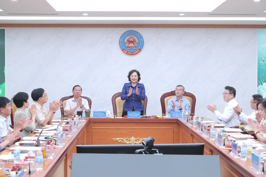 Phó Chủ tịch Quốc hội Nguyễn Thị Hồng làm việc với Bộ Tài chính
