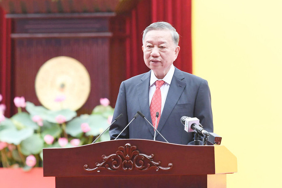 Thành phố Hồ Chí Minh nhất định sẽ vươn lên mạnh mẽ, trở thành đô thị văn minh, hiện đại, nghĩa tình