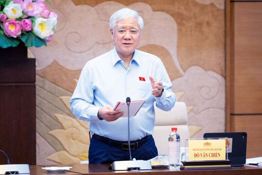 Phó Chủ tịch Thường trực Quốc hội Đỗ Văn Chiến dự Hội nghị sơ kết của Đảng bộ Văn phòng Quốc hội và Văn phòng Quốc hội