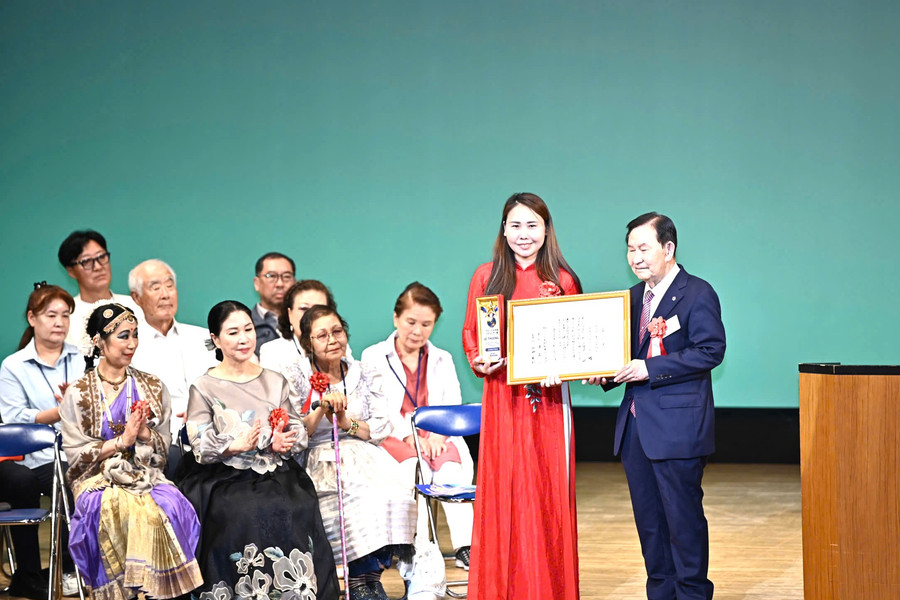 Đại diện Việt Nam nhận giải thưởng Cộng đồng công dân toàn cầu 2026 của Nhật Bản