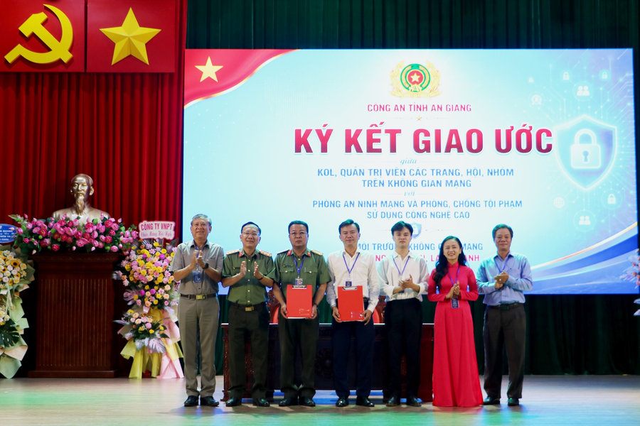 Công an An Giang gặp mặt KOL, cam kết xây dựng "thế trận An ninh nhân dân trên không gian mạng"