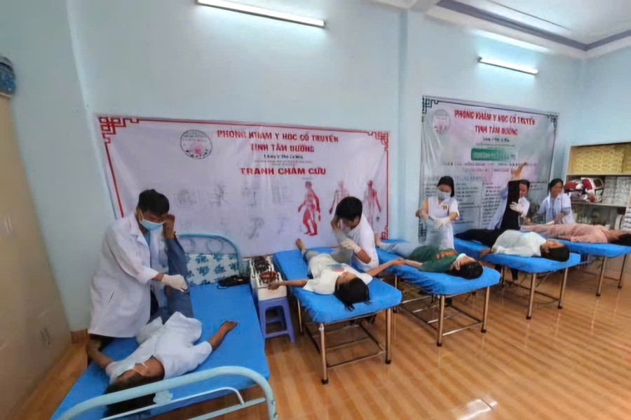 TP. Hồ Chí Minh: Phát triển khám chữa bệnh y học cổ truyền kết hợp y học hiện đại tại các trạm y tế cấp xã