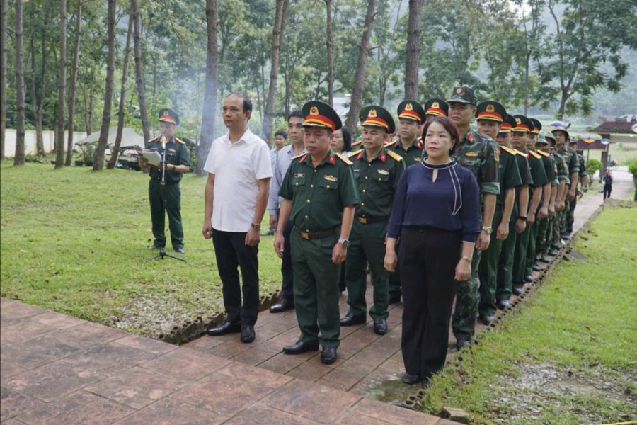 Cao Bằng triển khai lấy mẫu hài cốt liệt sĩ chưa xác định thông tin tại Nghĩa trang liệt sĩ Quảng Uyên