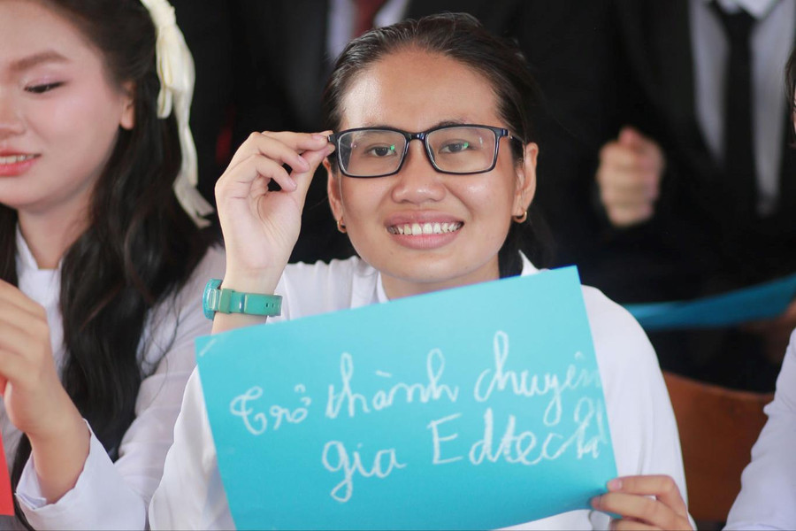 Nữ sinh Bách Khoa Hà Nội chọn lối đi khác biệt để đổi mới giáo dục bằng công nghệ