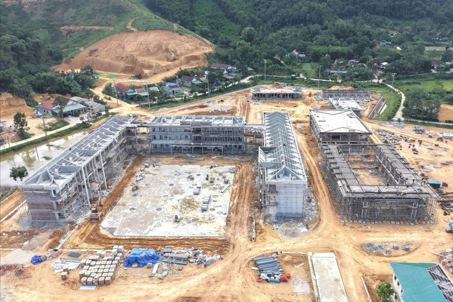 Tăng cường nhân lực, đẩy nhanh tiến độ các dự án trường học vùng biên
