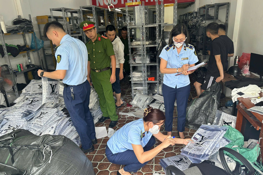 Hà Nội: Lực lượng quản lý thị trường ngăn chặn, xử lý hàng giả, hàng hóa giả mạo nhãn hiệu