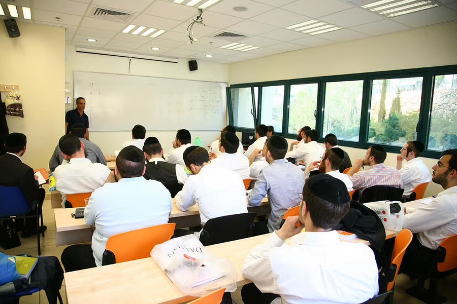 Quốc hội Israel thúc đẩy mô hình học tập tách biệt nam - nữ bất chấp nhiều tranh cãi