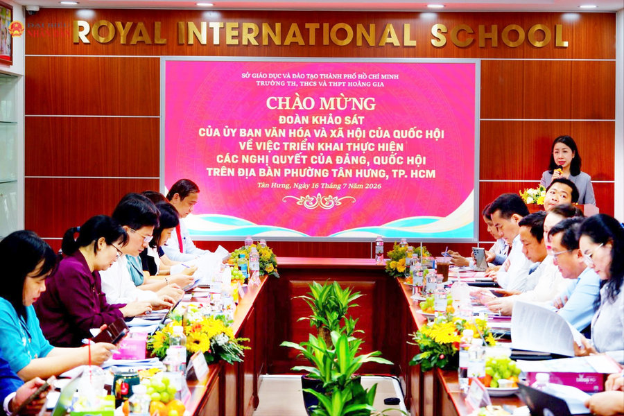 Đoàn khảo sát của Ủy ban Văn hóa và Xã hội làm việc tại phường Tân Hưng, TP. Hồ Chí Minh