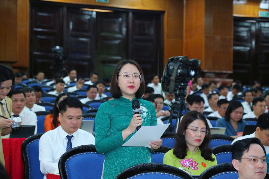 Chất vấn các vấn đề “nóng” trong lĩnh vực giáo dục, khoa học và công nghệ