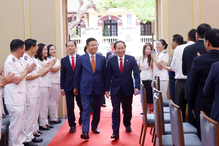 Phó Thủ tướng Lê Tiến Châu dự Lễ kỷ niệm 80 năm Ngày truyền thống Thi hành án dân sự