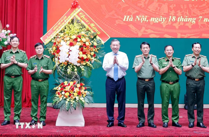 Tổng Bí thư, Chủ tịch nước Tô Lâm: Xây dựng lực lượng Cảnh sát nhân dân đáp ứng yêu cầu trong tình hình mới