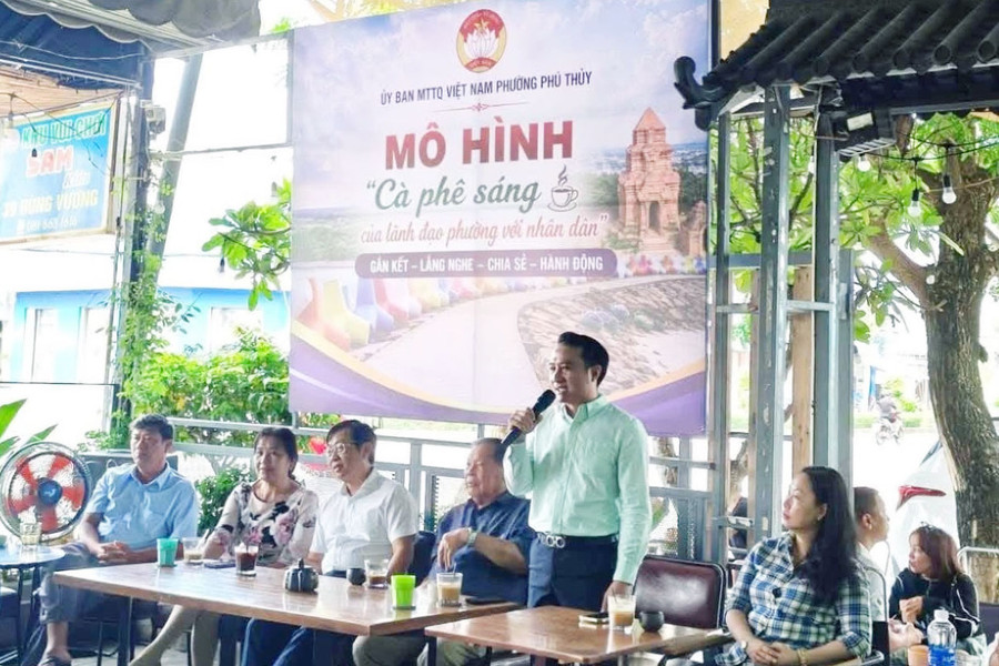 Cà phê sáng với Nhân dân