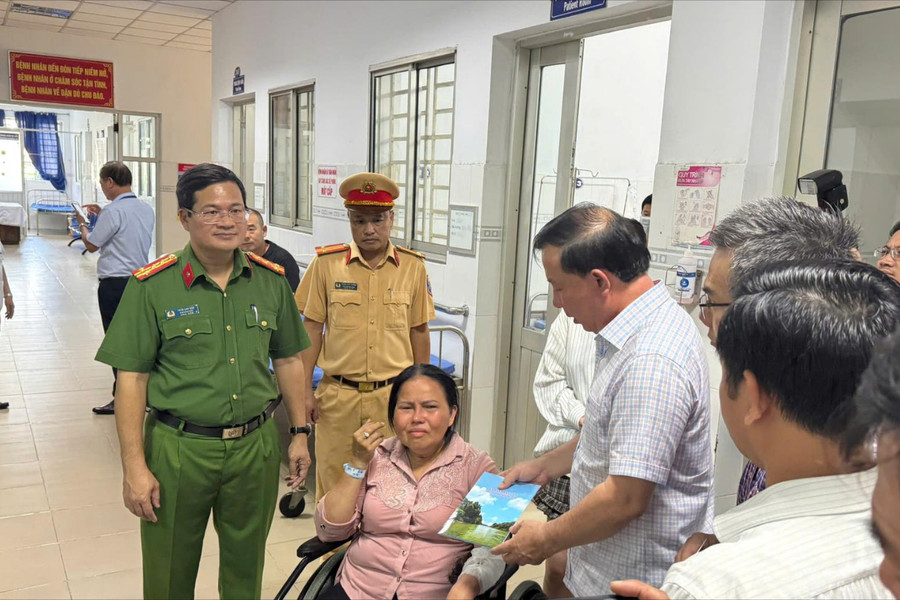 TP. Đồng Nai: Khẩn trương khắc phục hậu quả vụ cháy xe khách, hỗ trợ nạn nhân