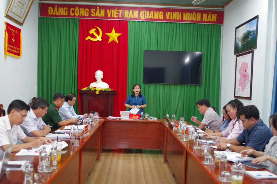 Đoàn ĐBQH tỉnh Đắk Lắk khảo sát việc thực hiện Luật Đất đai tại xã Cuôr Đăng
