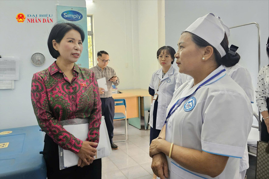 Ủy ban Dân nguyện và Giám sát khảo sát việc bảo đảm nhân lực y tế tại phường Thống Nhất, Gia Lai