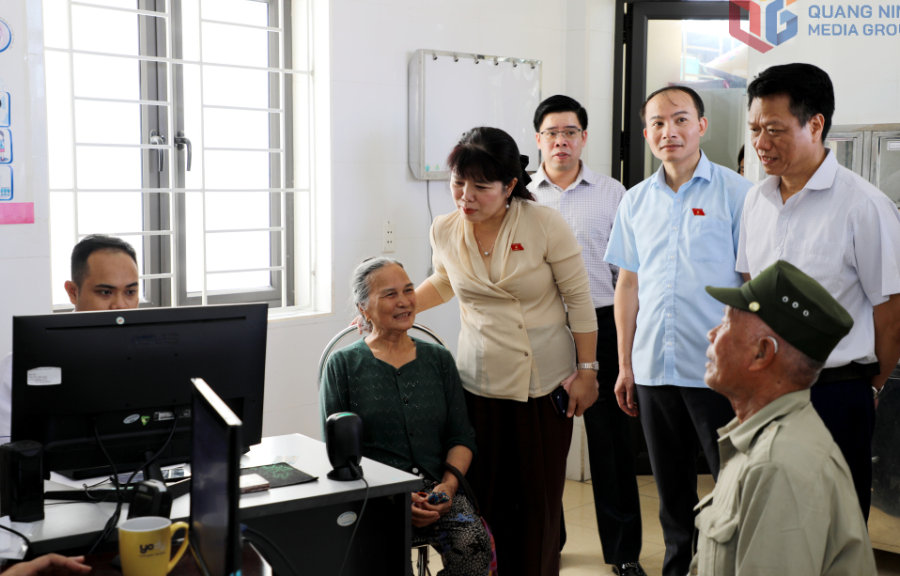 Đoàn ĐBQH tỉnh Quảng Ninh khảo sát hoạt động chính quyền địa phương 2 cấp tại phường Hiệp Hòa và Cẩm Phả