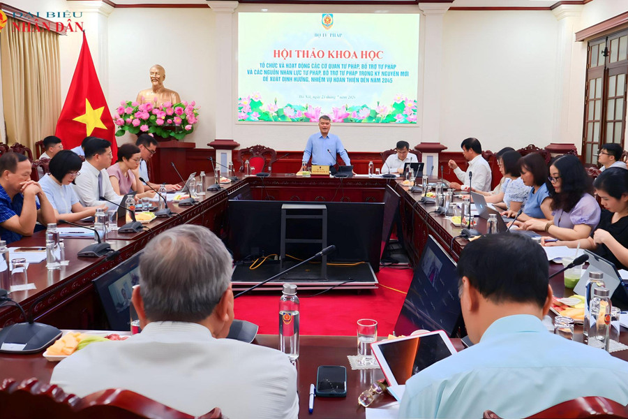 Hoàn thiện tổ chức, hoạt động của các cơ quan tư pháp, thiết chế bổ trợ tư pháp