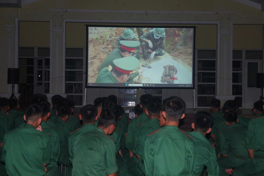 Đắk Lắk: Chiếu phim lưu động phục vụ cán bộ, chiến sĩ và nhân dân dịp 27/7