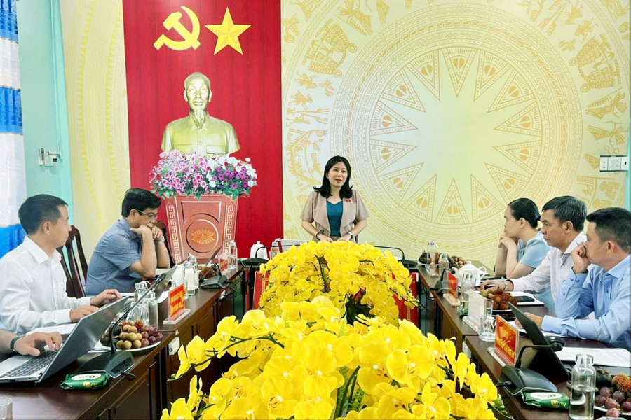 Đoàn ĐBQH tỉnh Đắk Lắk khảo sát việc thực hiện Luật Đất đai tại xã Hòa Xuân