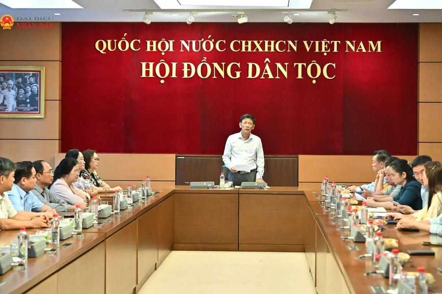 Sự hy sinh của các thế hệ đi trước mãi là tấm gương sáng