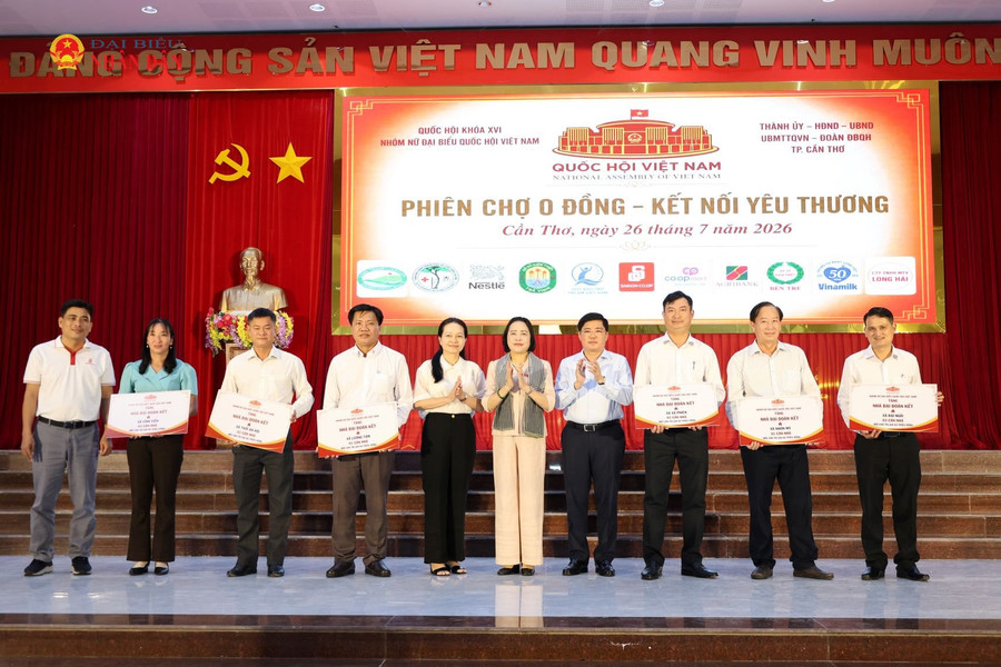 Nhóm Nữ ĐBQH Việt Nam lan tỏa nghĩa tình tri ân, chăm lo người có công và trẻ em