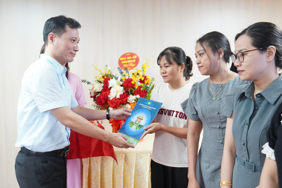 Công đoàn phường Dương Nội phát động phong trào "Lao động giỏi - Năng suất cao - Thu nhập tốt"