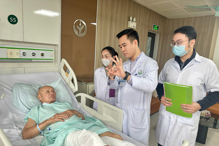 Kỳ tích nối mạch, hồi sinh đầu gối bị bắn nát của cựu chiến binh