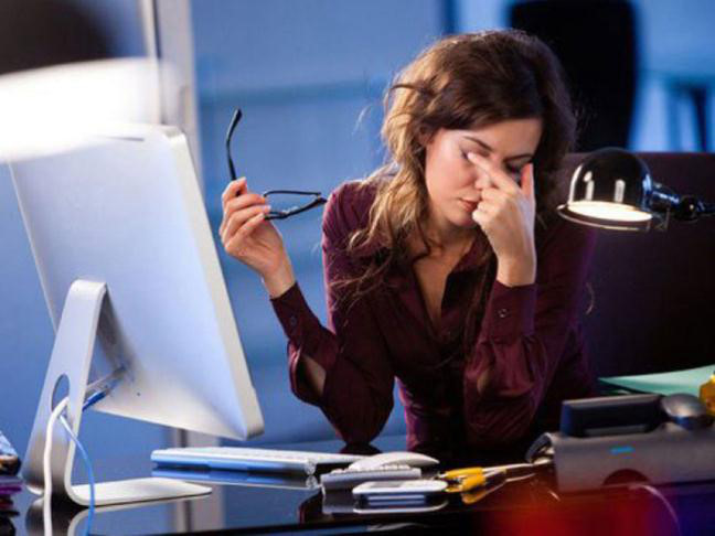 Nhận diện sớm các dấu hiệu cảnh báo đột quỵ, ngừng tim cho nhân viên văn phòng không nên bỏ qua