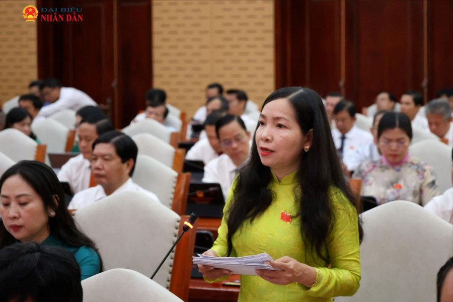 "Nóng" xử lý rác thải, tồn đọng hồ sơ cấp giấy chứng nhận quyền sử dụng đất