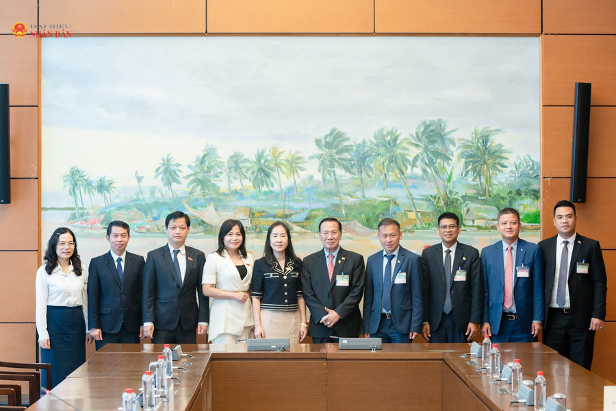 Phó Chủ nhiệm Ủy ban Kinh tế và Tài chính Đoàn Thị Thanh Mai tiếp Đoàn Ủy ban Kinh tế, Tài chính, Ngân hàng và Kiểm toán của Quốc hội Campuchia
