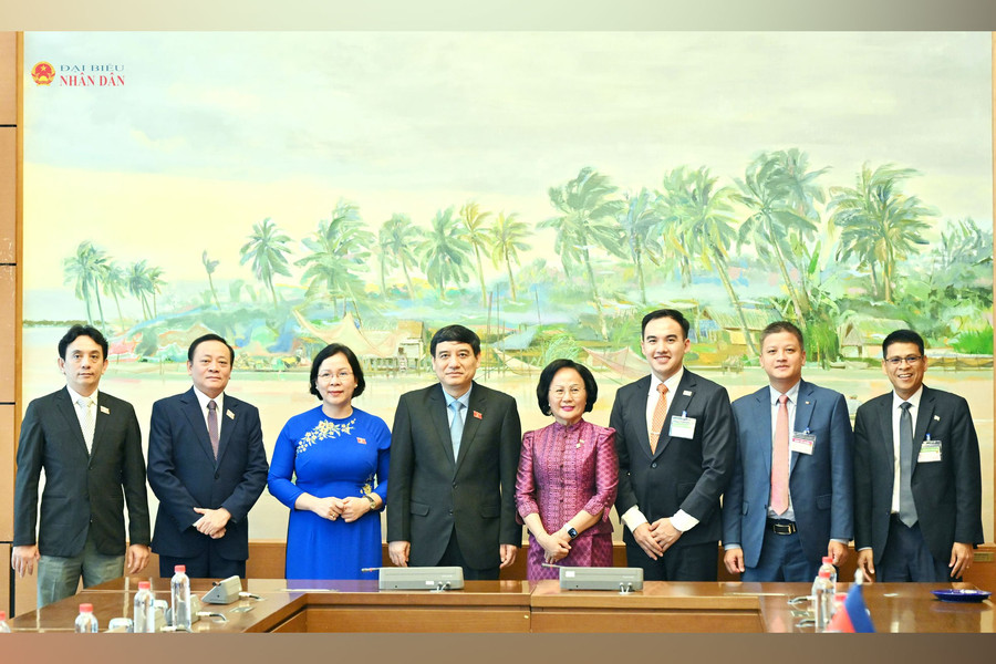 Chủ nhiệm Ủy ban Văn hóa và Xã hội Nguyễn Đắc Vinh tiếp Đoàn Ủy ban Y tế, Công tác xã hội, Cựu chiến binh, Hướng nghiệp thanh niên, Lao động, Đào tạo nghề và Công tác phụ nữ của Quốc hội Campuchia