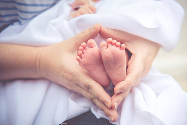Bộ Y tế khuyến khích sinh đủ hai con trước 35 tuổi