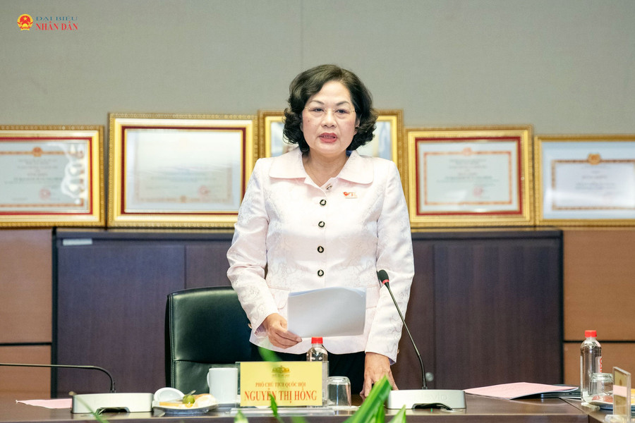 Phó Chủ tịch Quốc hội Nguyễn Thị Hồng chủ trì cuộc làm việc về thực hiện Nghị quyết số 222/2025/QH15 của Quốc hội
