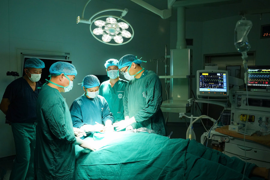 Chạy đua với "thời gian vàng", bác sĩ Bạch Mai kịp thời cứu bệnh nhân chấn thương hàm mặt phức tạp