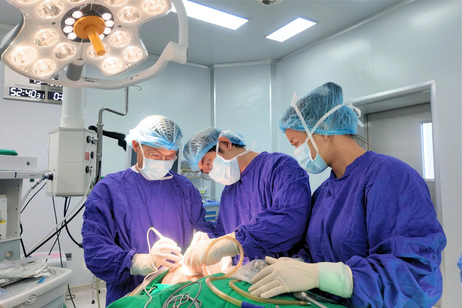 Vinmec Nha Trang phẫu thuật ung thư tuyến giáp không để lại sẹo: Giữ trọn giọng nói và sự tự tin cho người bệnh