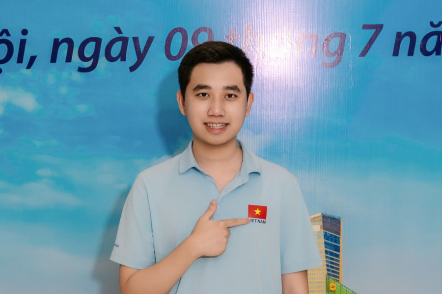 Chỉ tự học 2 giờ mỗi ngày, nam sinh Việt Nam giành Huy chương Vàng Olympic Toán quốc tế năm 2026