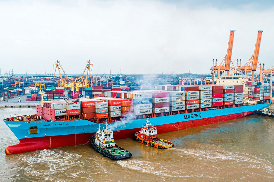 Bài 2: Cảng biển, cảng cạn và logistics - các mắt xích kết nối không gian kinh tế