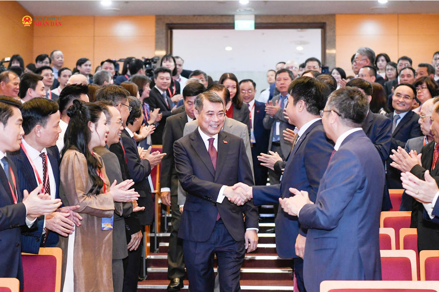 Thủ tướng Lê Minh Hưng dự phiên toàn thể "Ngoại giao phục vụ phát triển đất nước trong giai đoạn mới"