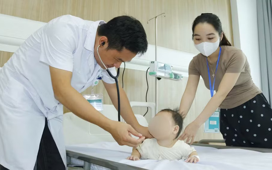 Tưởng chỉ co giật do sốt, bé gái 7 tháng tuổi được chẩn đoán viêm não Nhật Bản