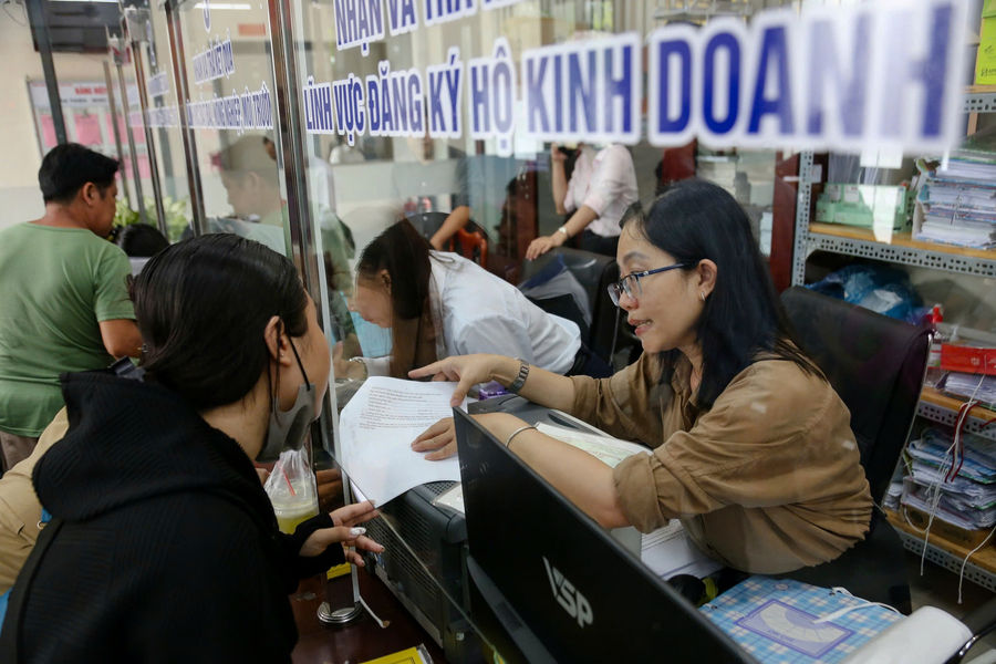 Đề xuất giảm 30% thuế thu nhập cho hộ kinh doanh, doanh nghiệp