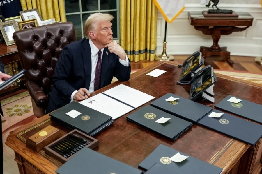 Tổng thống Trump ký sắc lệnh thu hẹp quyền công dân theo nơi sinh