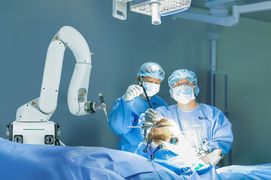 Top đầu thế giới, Bệnh viện Việt Nam vượt mốc 100 ca thay khớp khó nhờ “siêu robot” AI