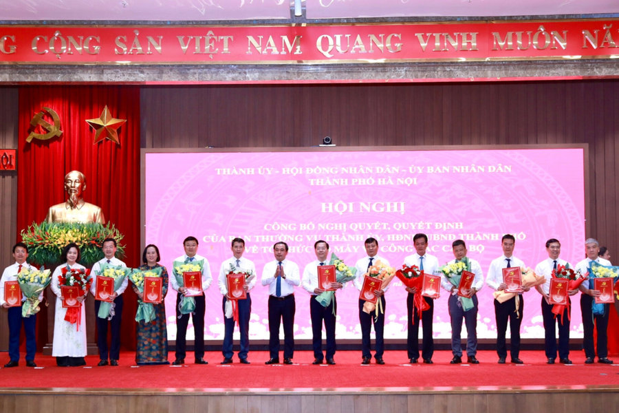 Hà Nội công bố Nghị quyết và các quyết định về công tác cán bộ