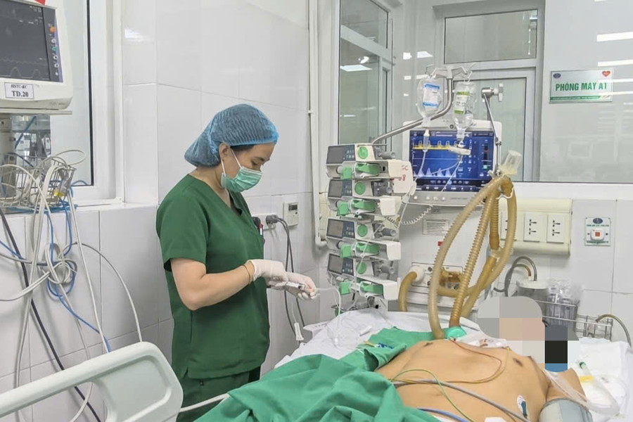 Đắp tỏi lên chân sưng đau, người đàn ông nhập viện vì hoại tử