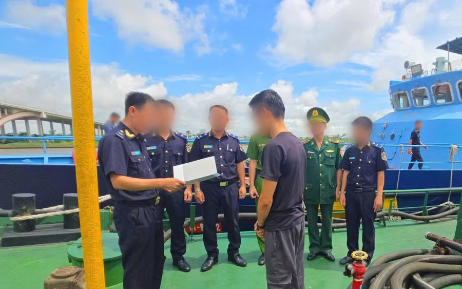 Hải quan ngăn chặn hơn 70.000 lít dầu FO nghi nhập lậu trên vùng biển Hải Phòng