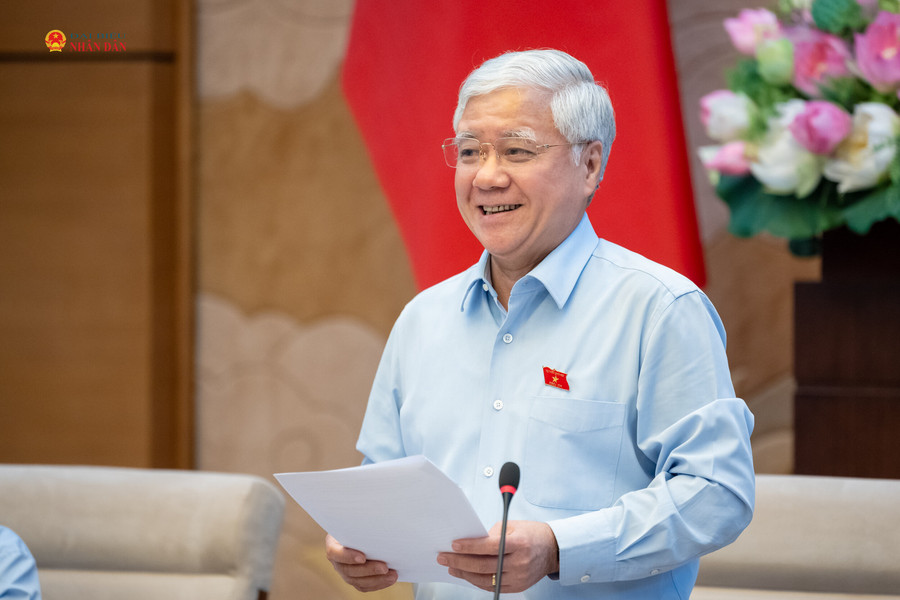 Phó Chủ tịch Thường trực Quốc hội Đỗ Văn Chiến dự Phiên họp Thường trực Hội đồng Dân tộc mở rộng