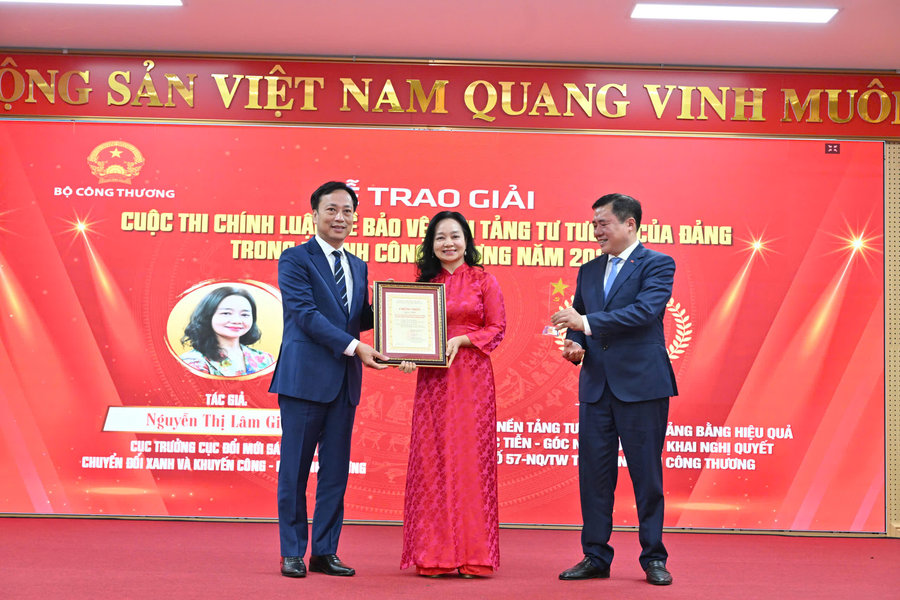28 tác phẩm được trao giải Cuộc thi chính luận ngành Công Thương