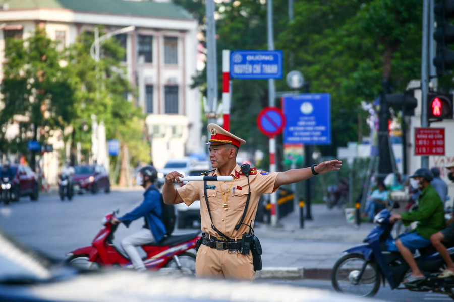 Bám đường giữa công trường, giữ nhịp giao thông trên tuyến đường “Ba nhất”